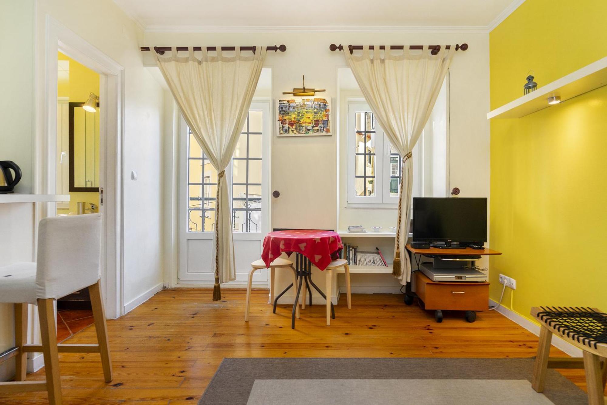 Whome Central Alfama Hideaway Perfect To Explore Лиссабон Экстерьер фото