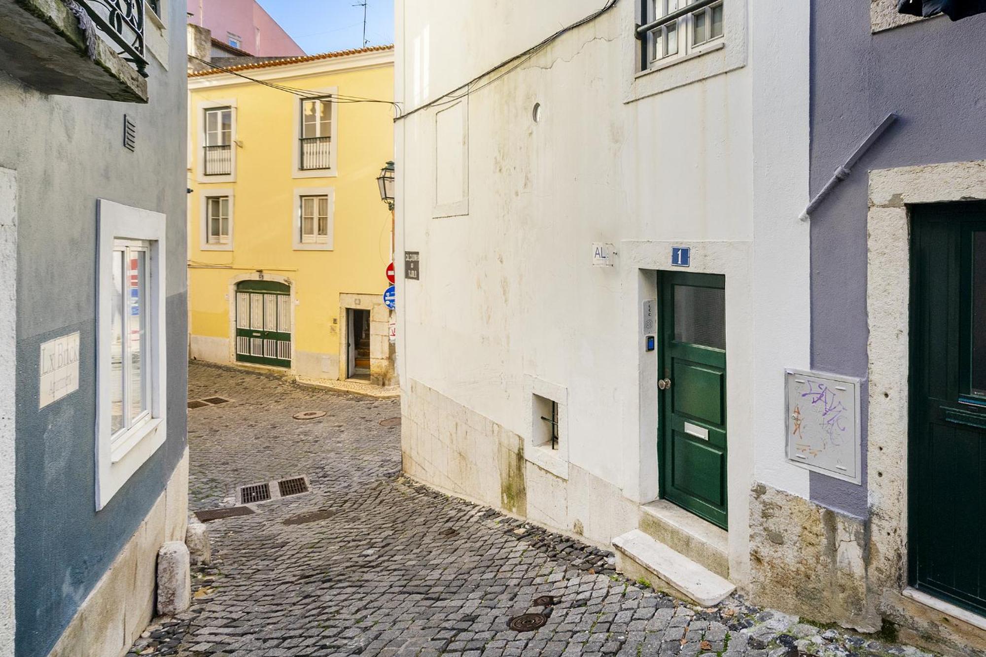 Whome Central Alfama Hideaway Perfect To Explore Лиссабон Экстерьер фото