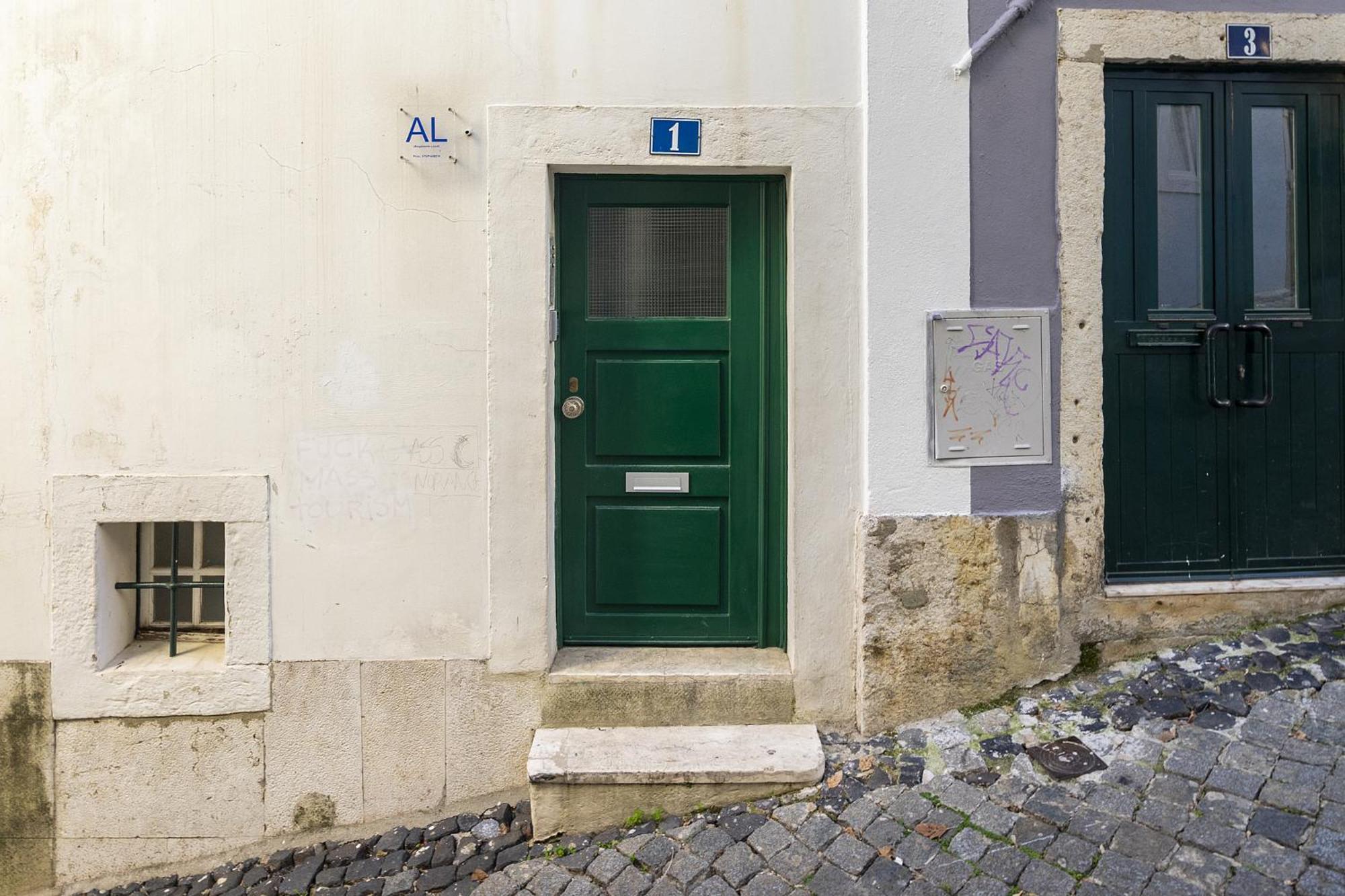 Whome Central Alfama Hideaway Perfect To Explore Лиссабон Экстерьер фото