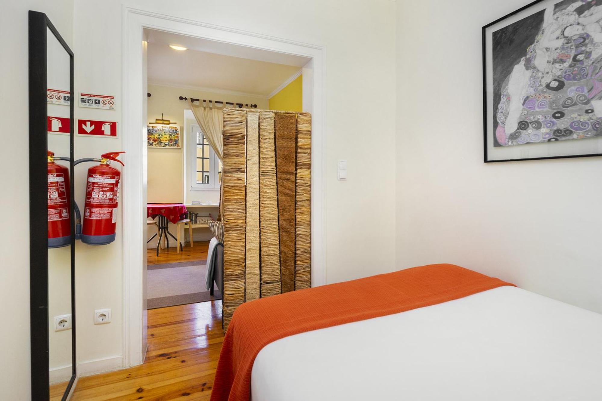 Whome Central Alfama Hideaway Perfect To Explore Лиссабон Экстерьер фото